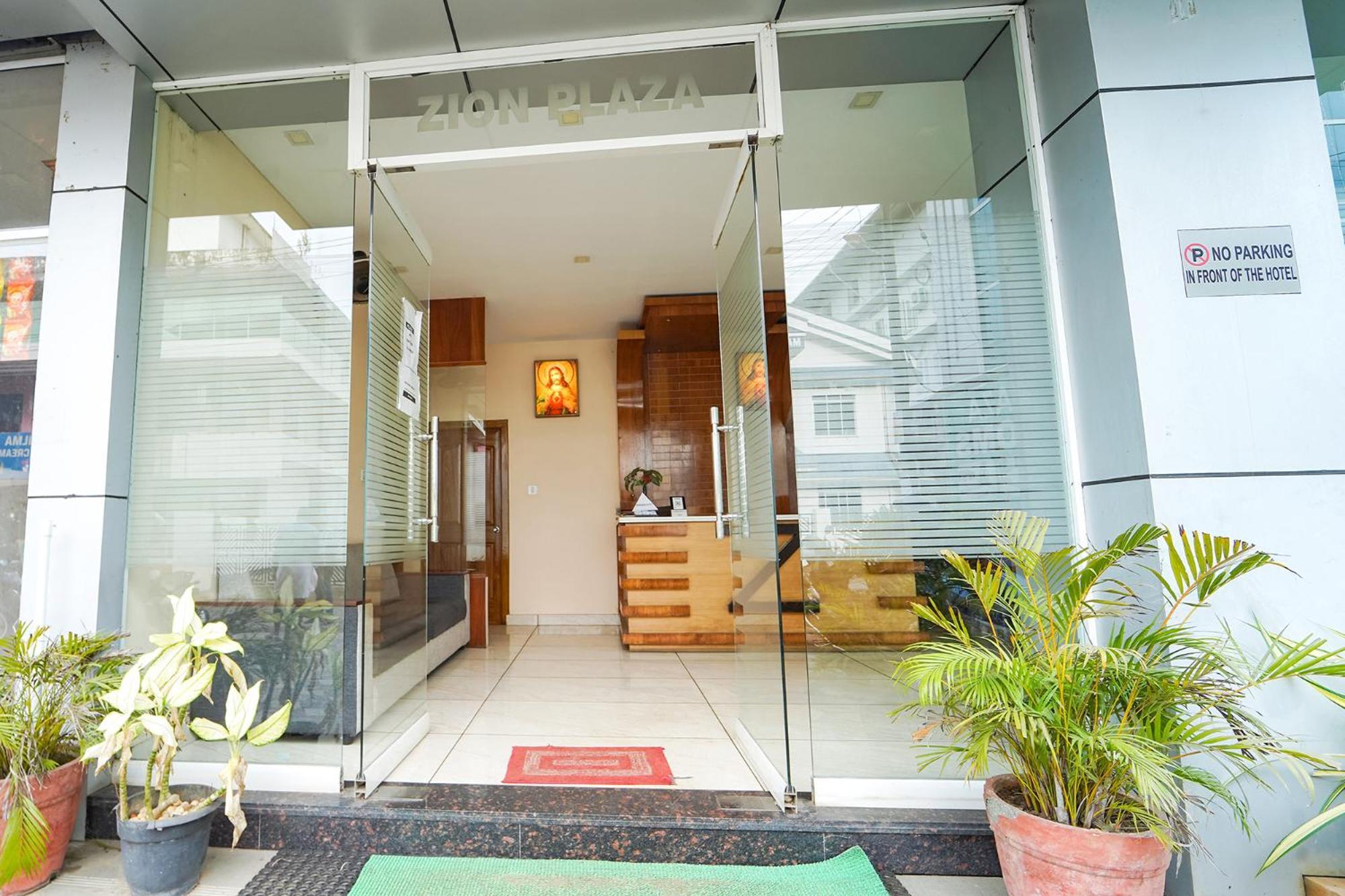 Hotel Zion Plaza Nedumbassery Exteriér fotografie